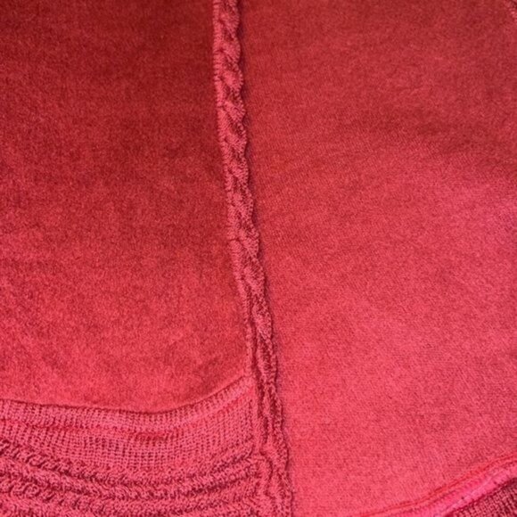 Vintage Womens Boho Fringe Trim Poncho Burgundy One Size Lightweight Layering Wr - Picture 9 of 9